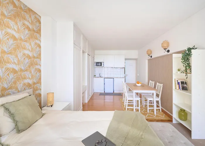 Charming In Santos Daire